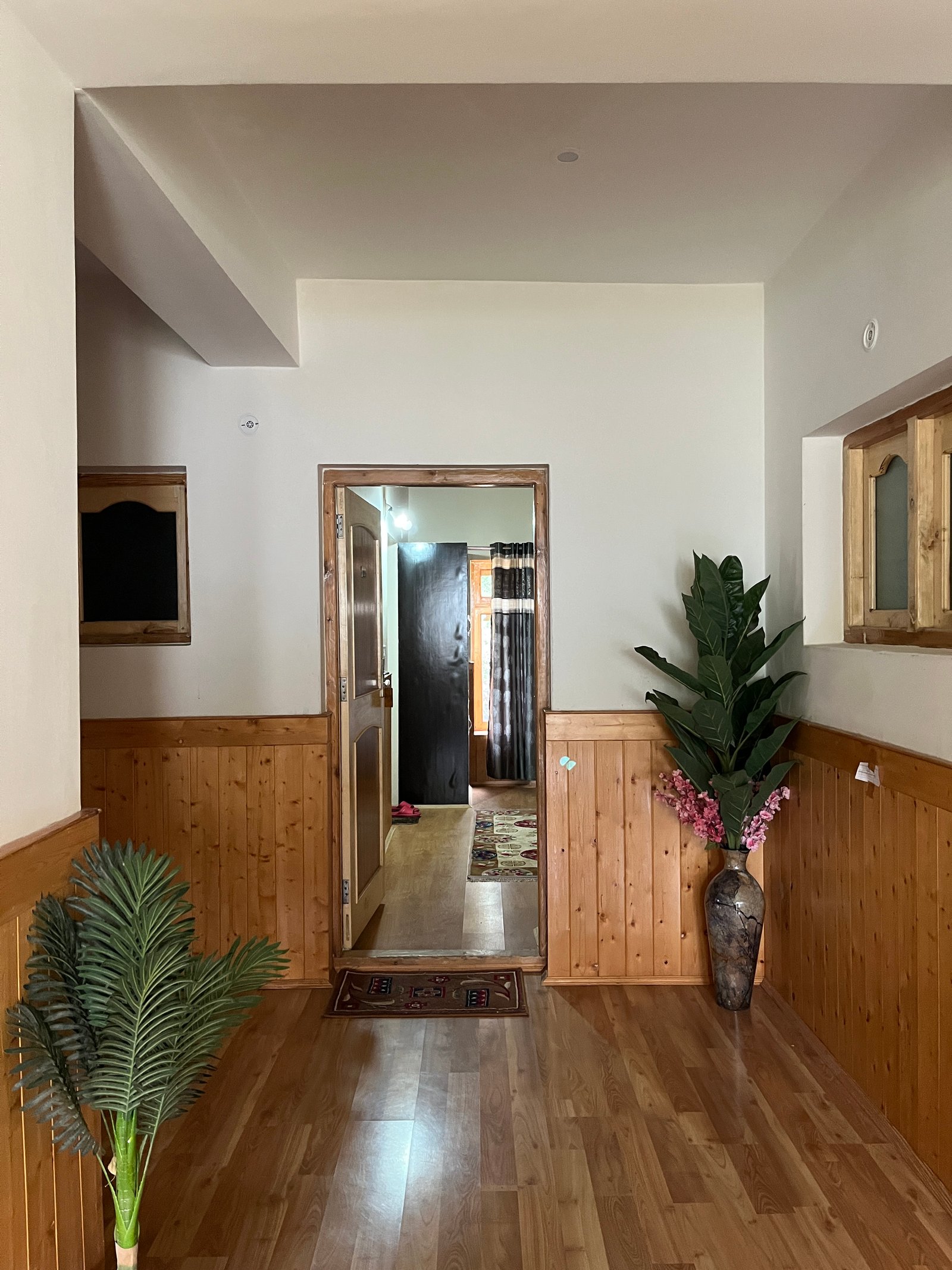 Interior hallway at Sumoor Lodge