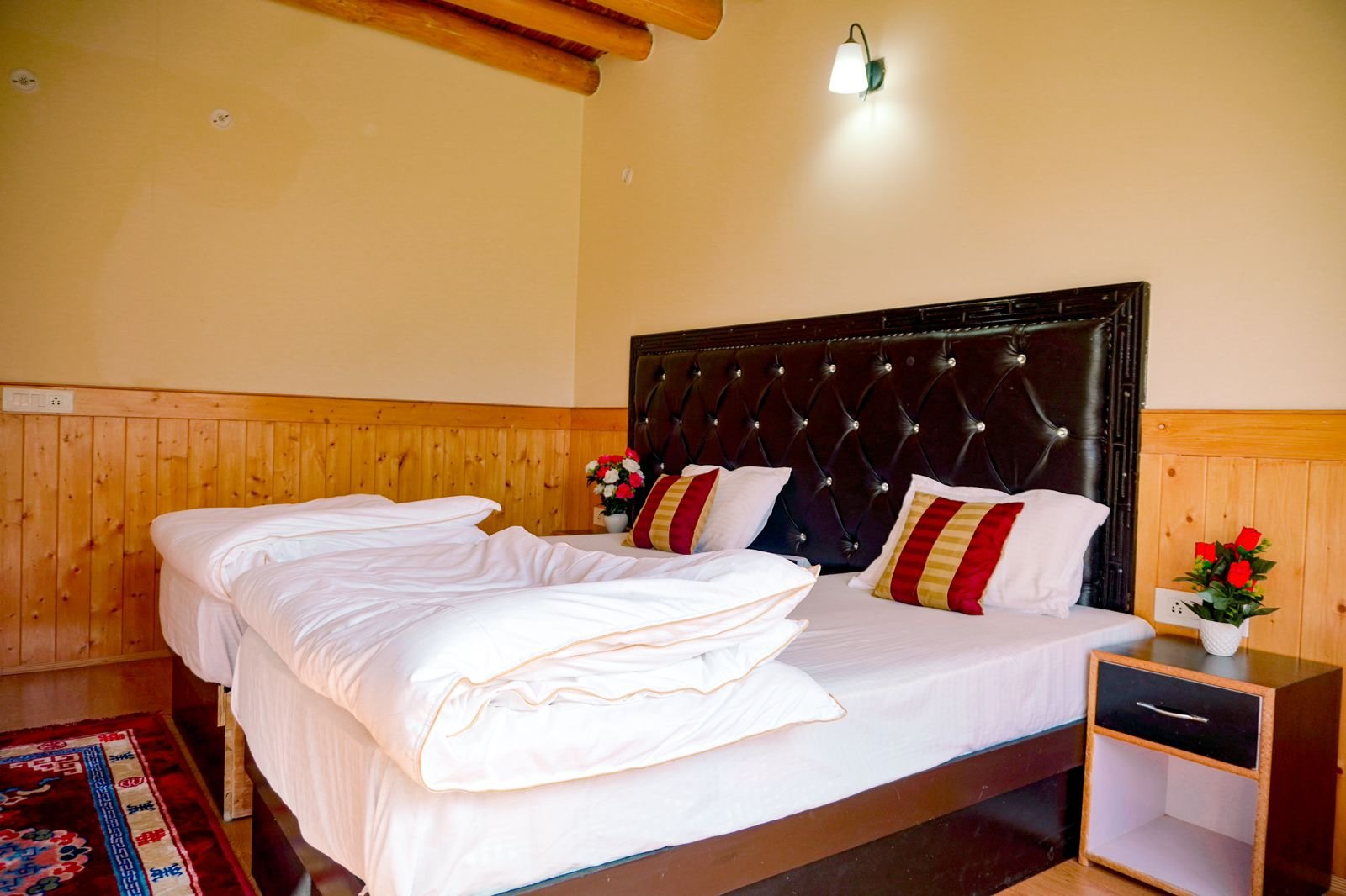 Guest room at Sumoor Lodge